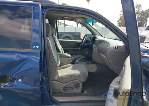 2002 Chevrolet Trailblazer Ls z USA, uszkodzony, nr VIN 1GNDS13S322526779